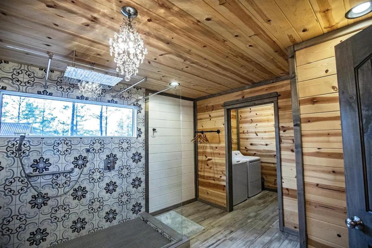 Convenient Romantic Hot Tub Bbq 3-Night Special! Broken Bow Bagian luar foto
