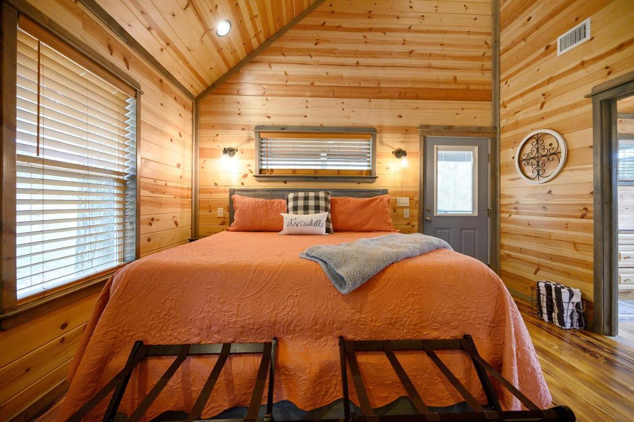 Convenient Romantic Hot Tub Bbq 3-Night Special! Broken Bow Bagian luar foto
