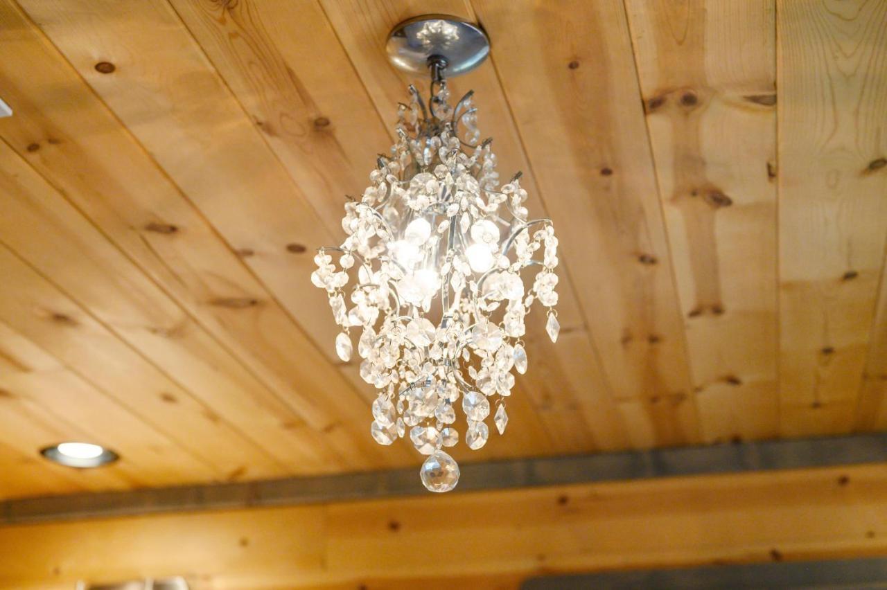 Convenient Romantic Hot Tub Bbq 3-Night Special! Broken Bow Bagian luar foto