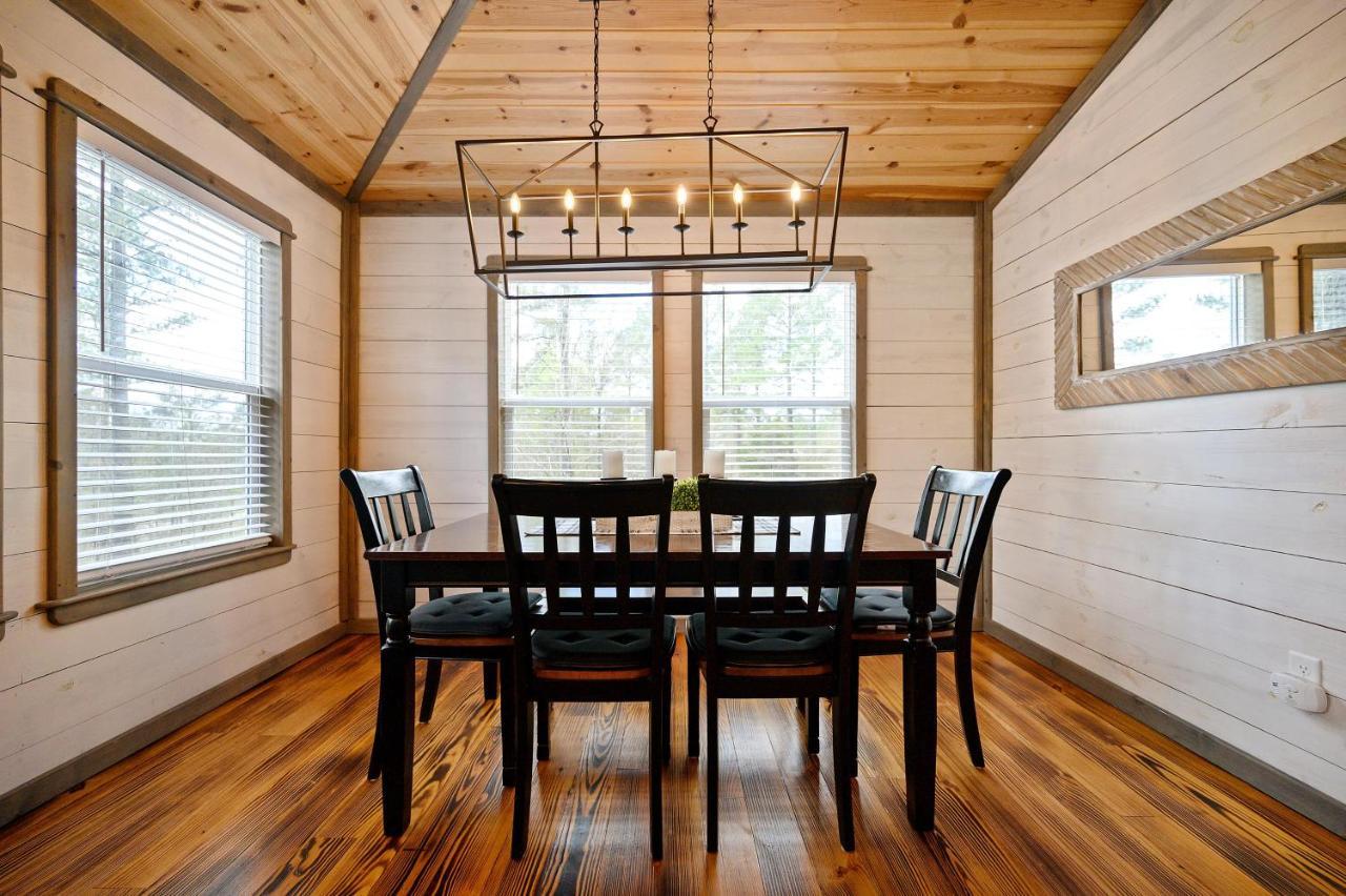 Convenient Romantic Hot Tub Bbq 3-Night Special! Broken Bow Bagian luar foto