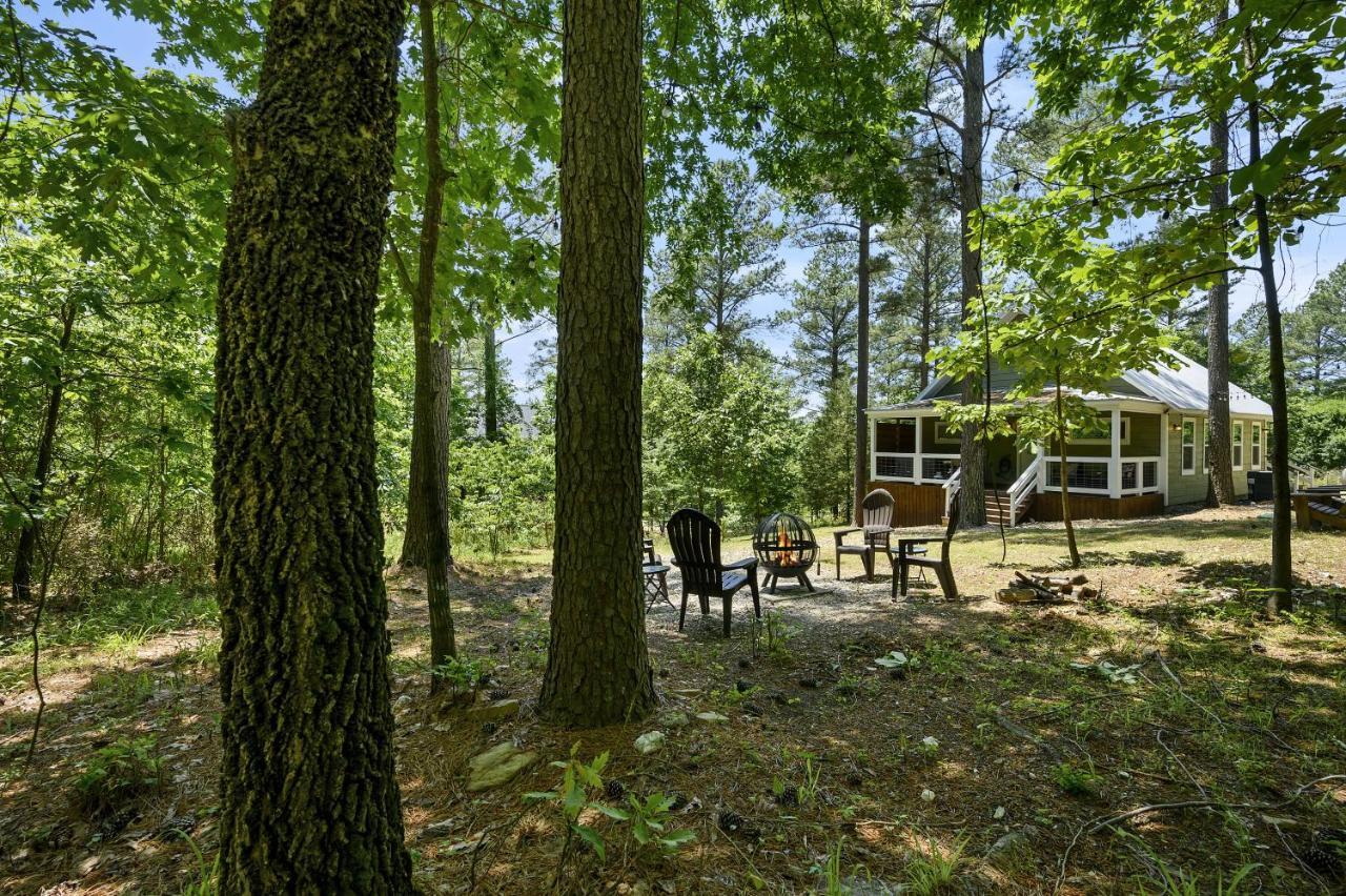 Convenient Romantic Hot Tub Bbq 3-Night Special! Broken Bow Bagian luar foto
